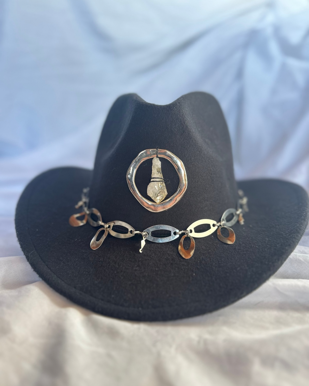 HAT lll
