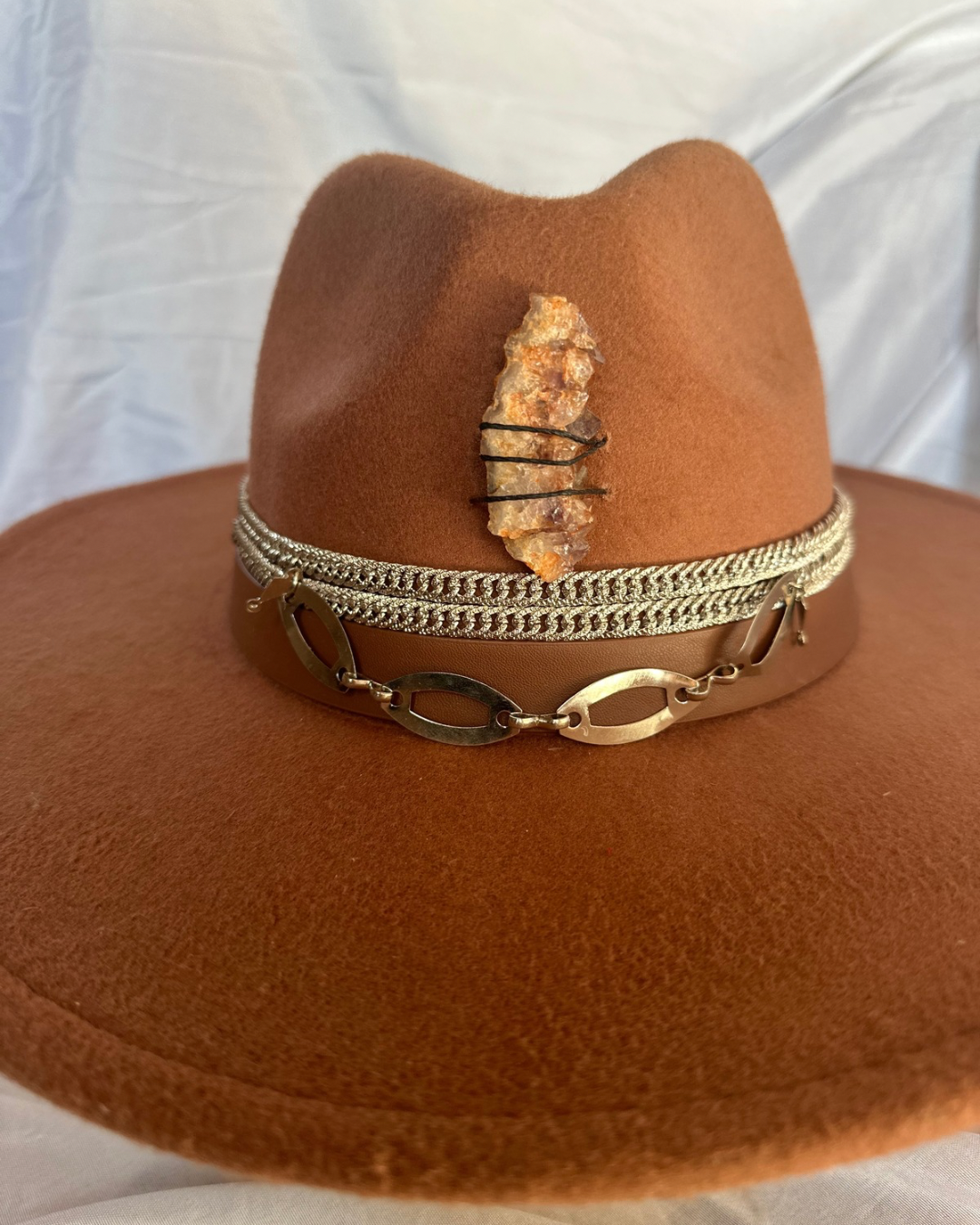 HAT lV