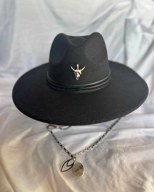 HAT ll